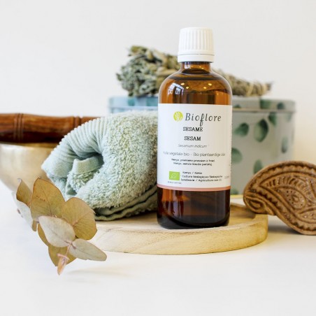 Organic sesame oil is a characteristic of ayurvedic care