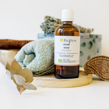 Organic sesame oil is a characteristic of ayurvedic care