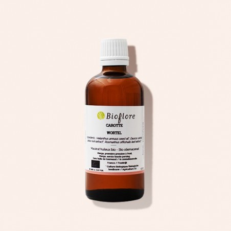 Our organic Carrot oil macerate to brighten the complexion