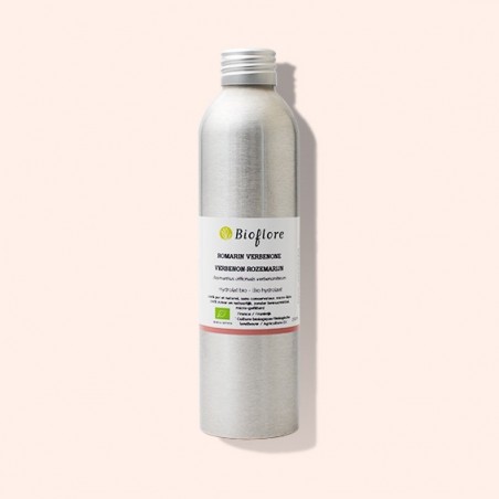 L'hydrolat de romarin à verbénone bio régénère et purifie la peau