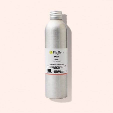 Hydrolaat van bio Salie stimuleert de bloedsomloop, doet haar glanzen