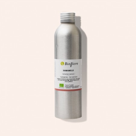 Ons hydrolaat van bio hamamelis verzacht de gevoelige huid, couperose