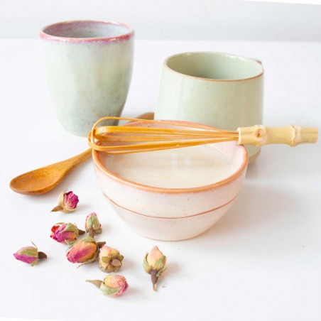 Organic Damask rose powder to beautify and regenerate the skin