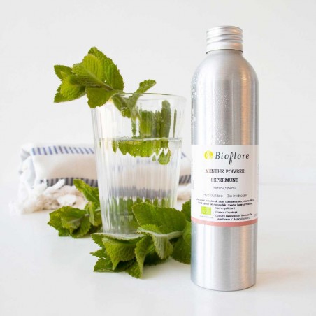 Organic peppermint hydrosol, the natural digestive and energizer