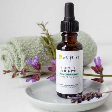 Le fluide Peau Nette de Bioflore conçu pour les peaux grasses à imperfections