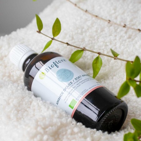 L'huile végétale d'amande douce bio pour apaiser les peaux sensibles