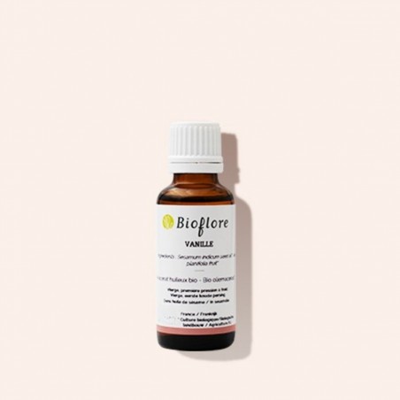 Organic vanilla oil macerate, perfumes and smoothes the skin