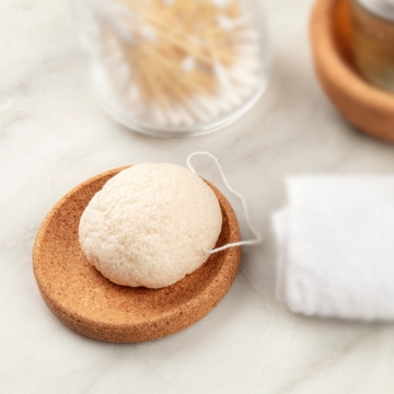 Natuurlijke en plantaardige Konjac spons voor het gezicht