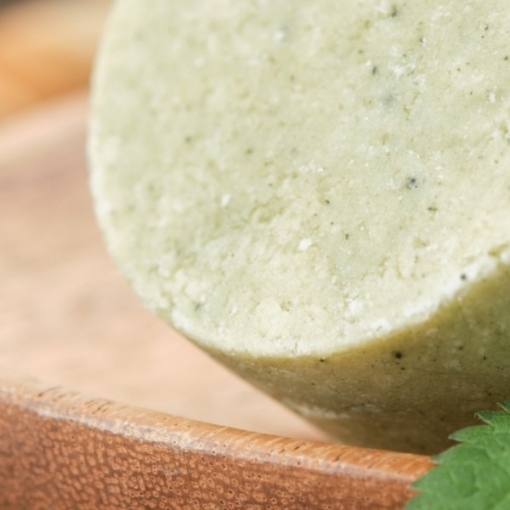 Shampoing solide à l'avocat pour cheveux secs