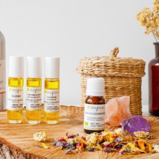 Yoga and meditation with essential oils